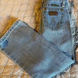 Boys size 5 slim fit Wrangler Retro relaxed boot jeans